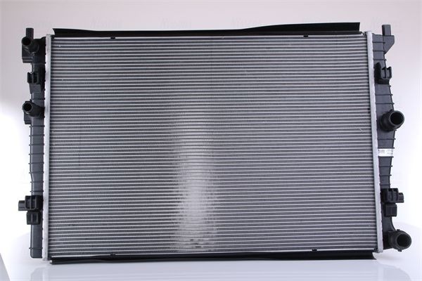 Su?radyatoru Vag A3 Cad5 Go8 19- 
